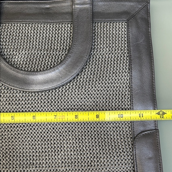 Stuart Weitzman 🩶 Silver Textured Tote Bag ( EUC) - Picture 7 of 11